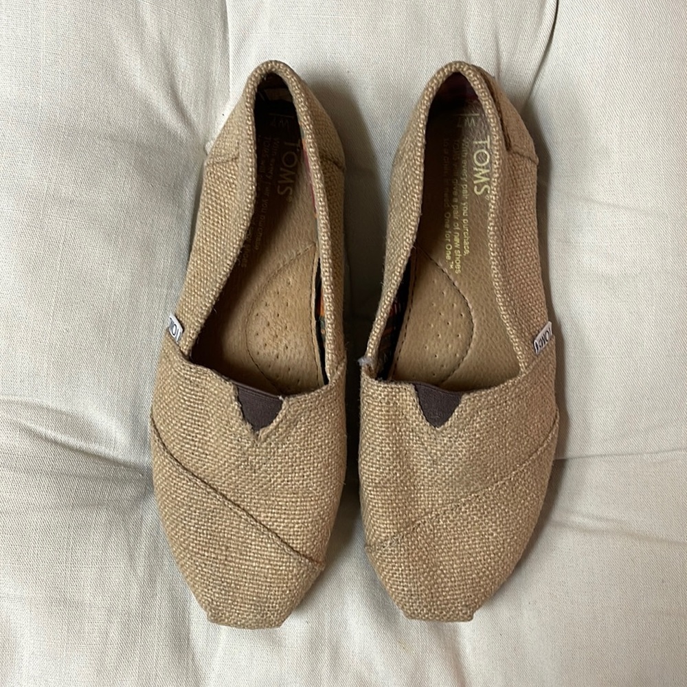 Toms burlap